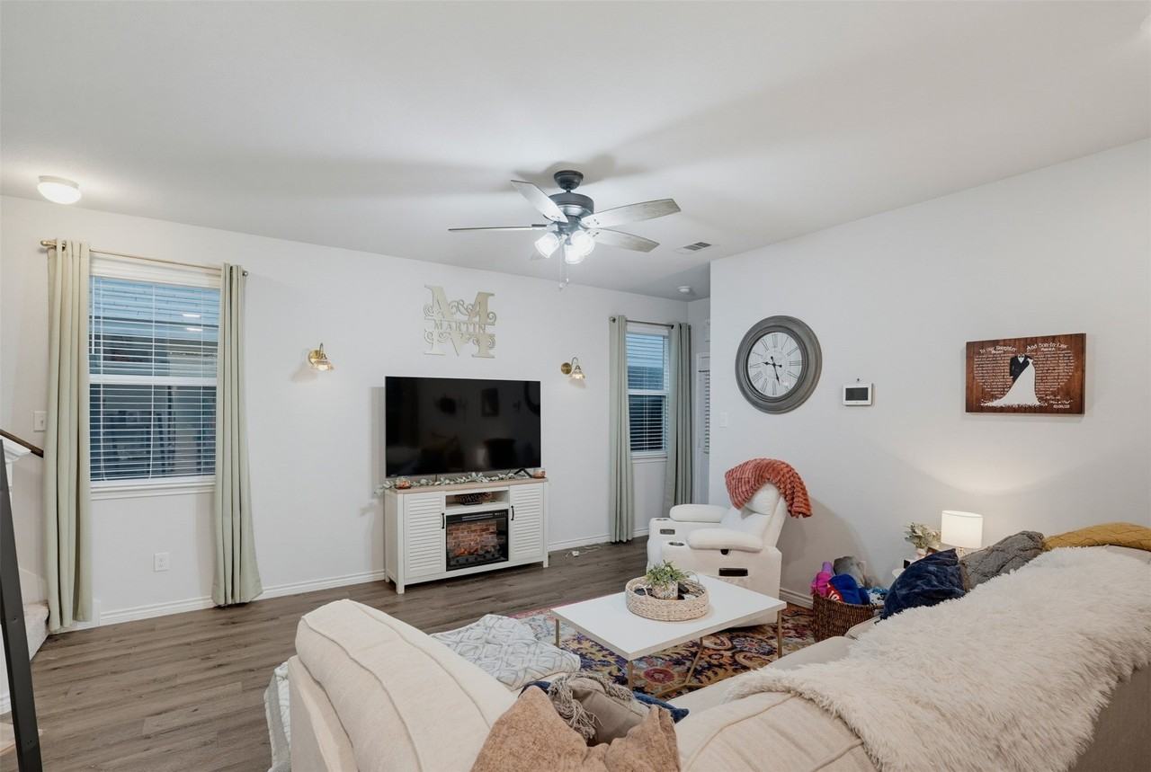 5525 Willamette Dr - Photo 4 of 20
