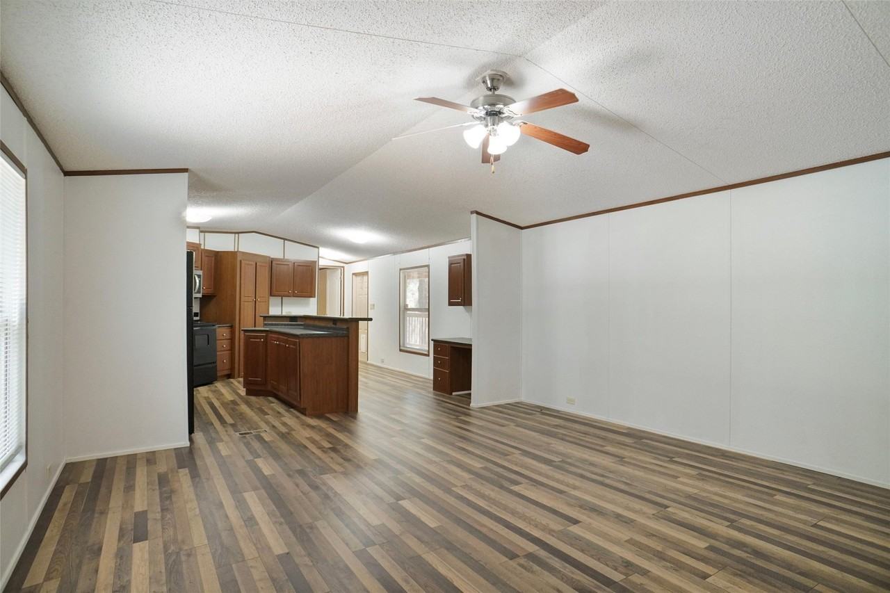 1652 Sheila Dr - Photo 3 of 16