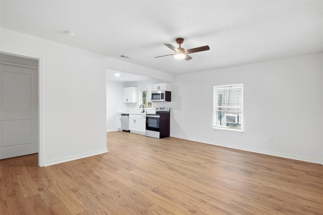 920 E Chaffin St - Photo 2 of 22
