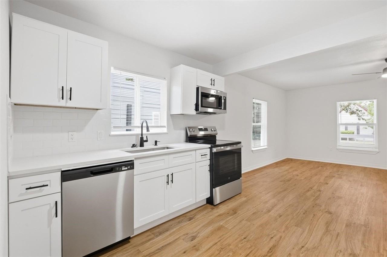 920 E Chaffin St - Photo 3 of 22