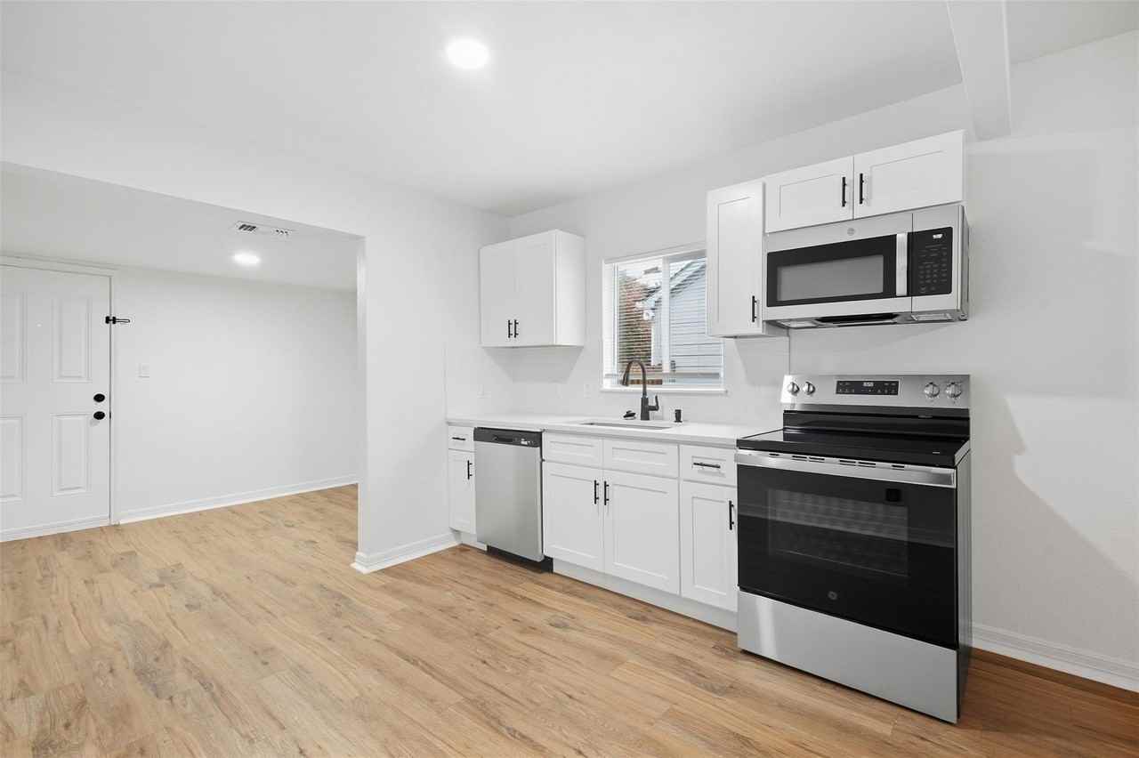 920 E Chaffin St - Photo 4 of 22