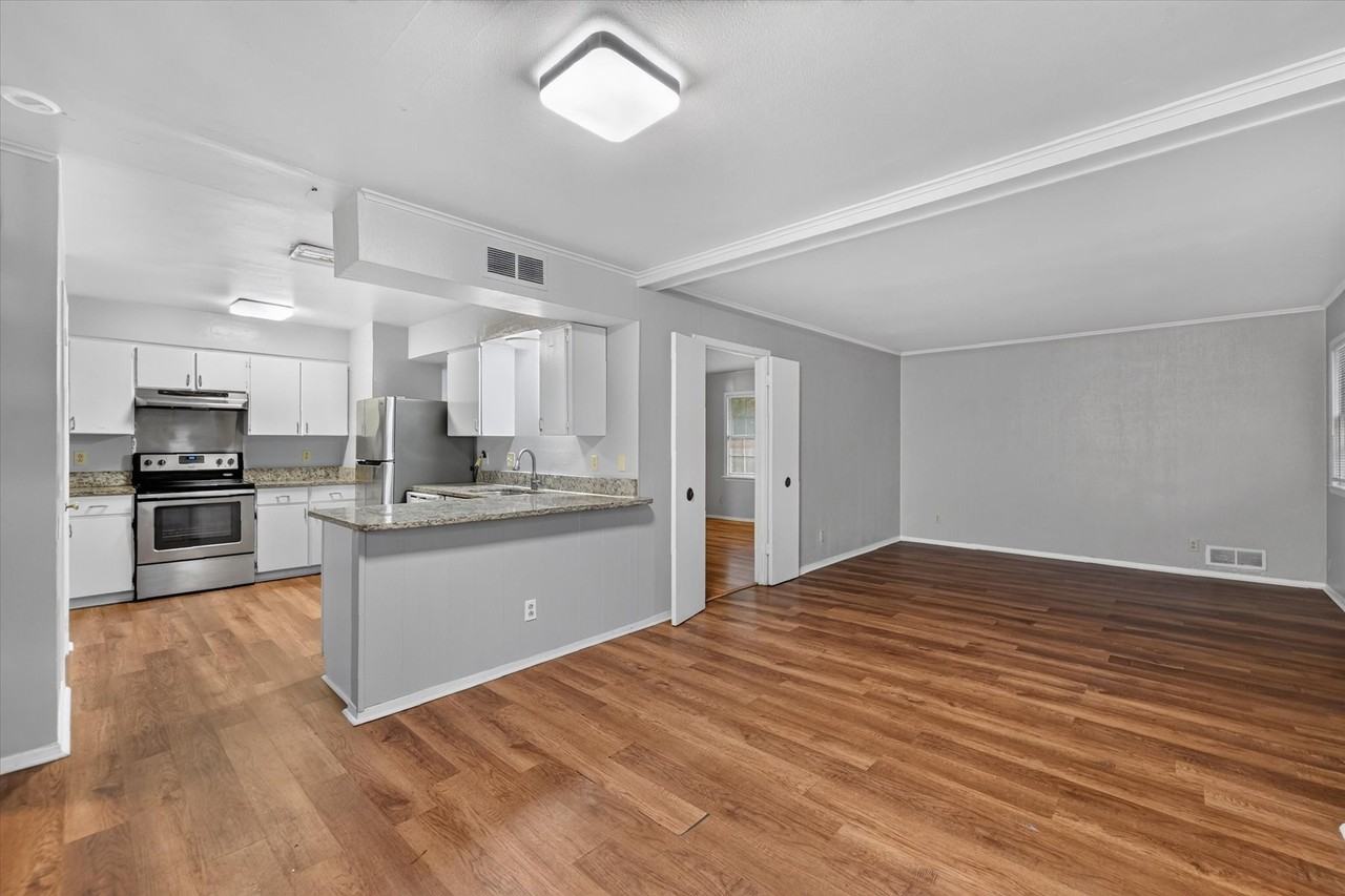 7948 Habersham Ln - Photo 2 of 8