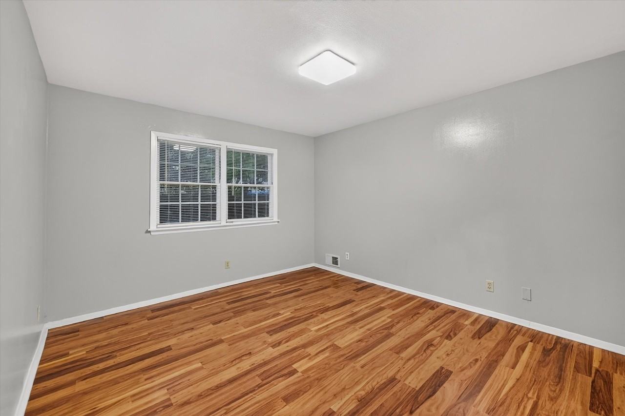 7948 Habersham Ln - Photo 5 of 8