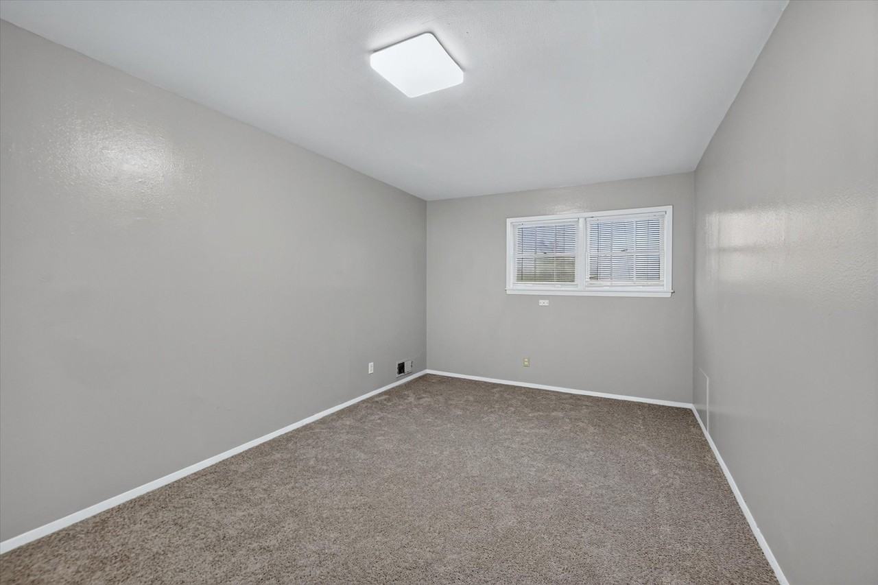 7948 Habersham Ln - Photo 6 of 8