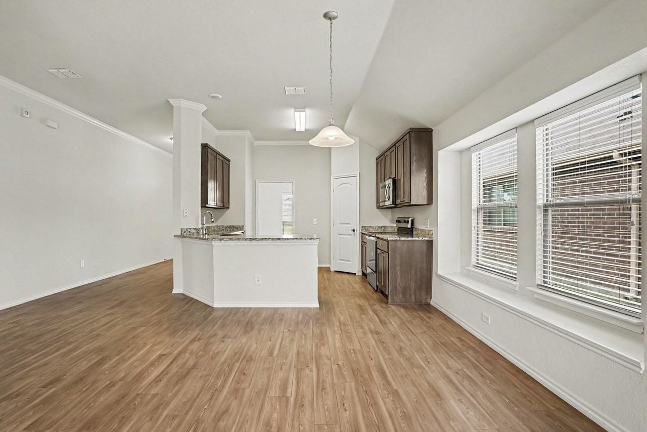429 Tobin Dr - Photo 5 of 21