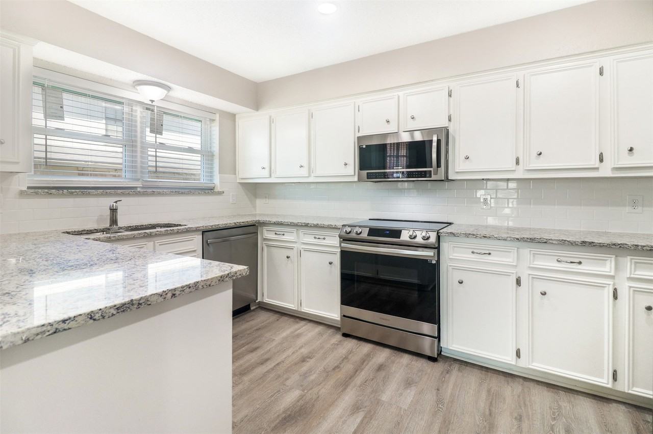 2179 Southern Pl #A - Photo 7 of 39