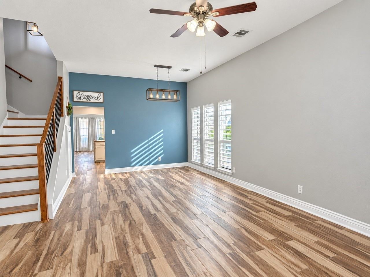 1123 Emily Ln - Photo 3 of 29