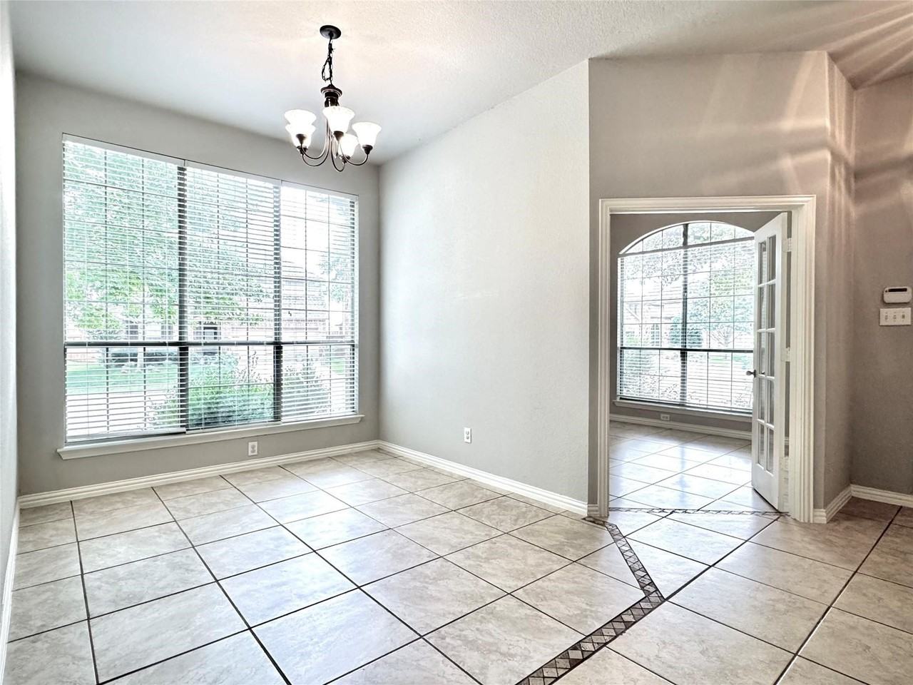 256 White Dr - Photo 4 of 22