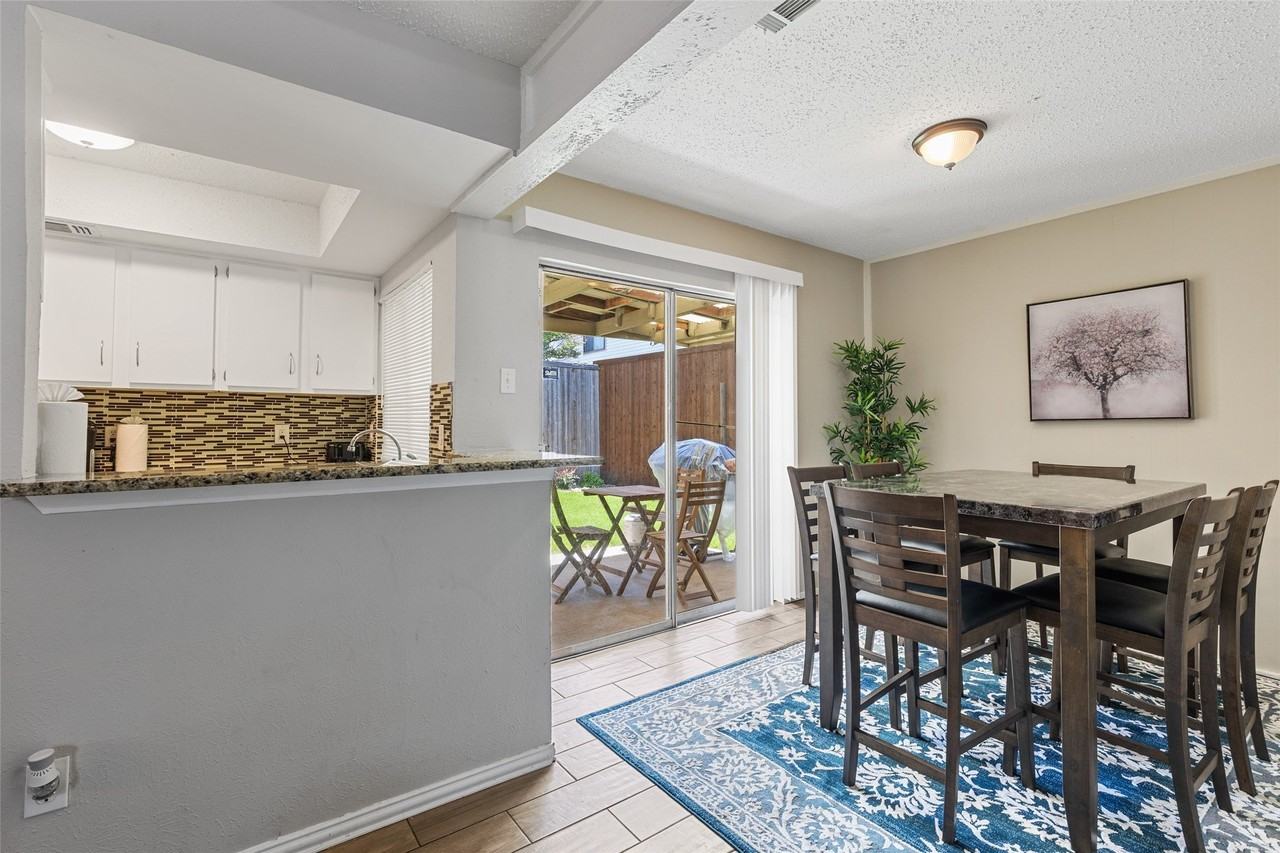2104 Via Balboa - Photo 6 of 15
