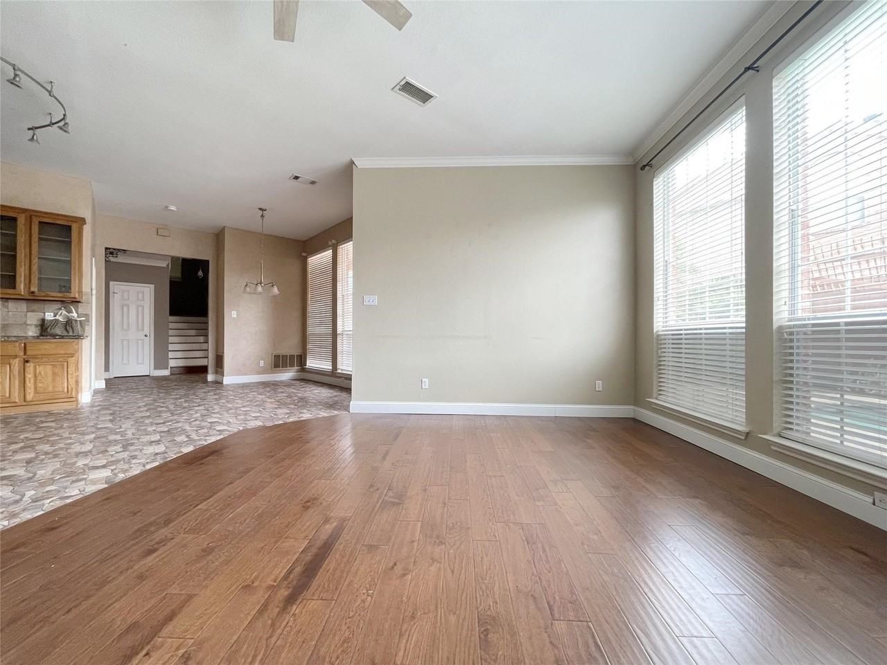 3816 Stockport Dr - Photo 5 of 34