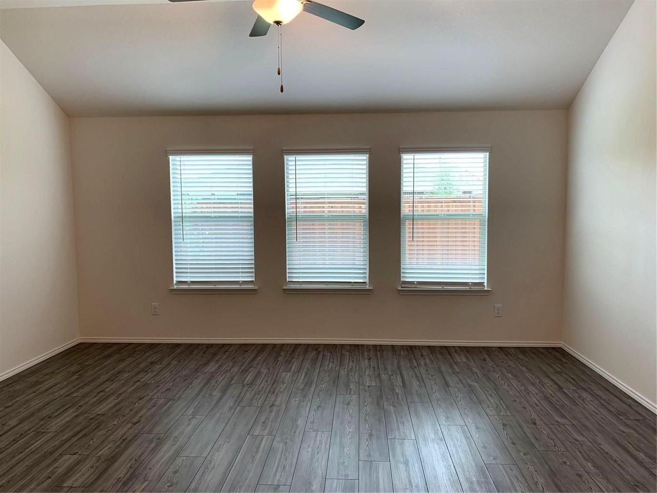 2449 Evening Stone Dr - Photo 4 of 31