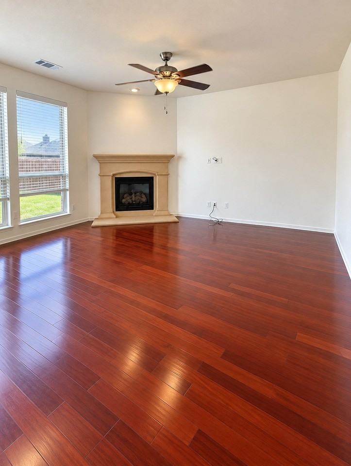6344 Ferncreek Ln - Photo 5 of 23