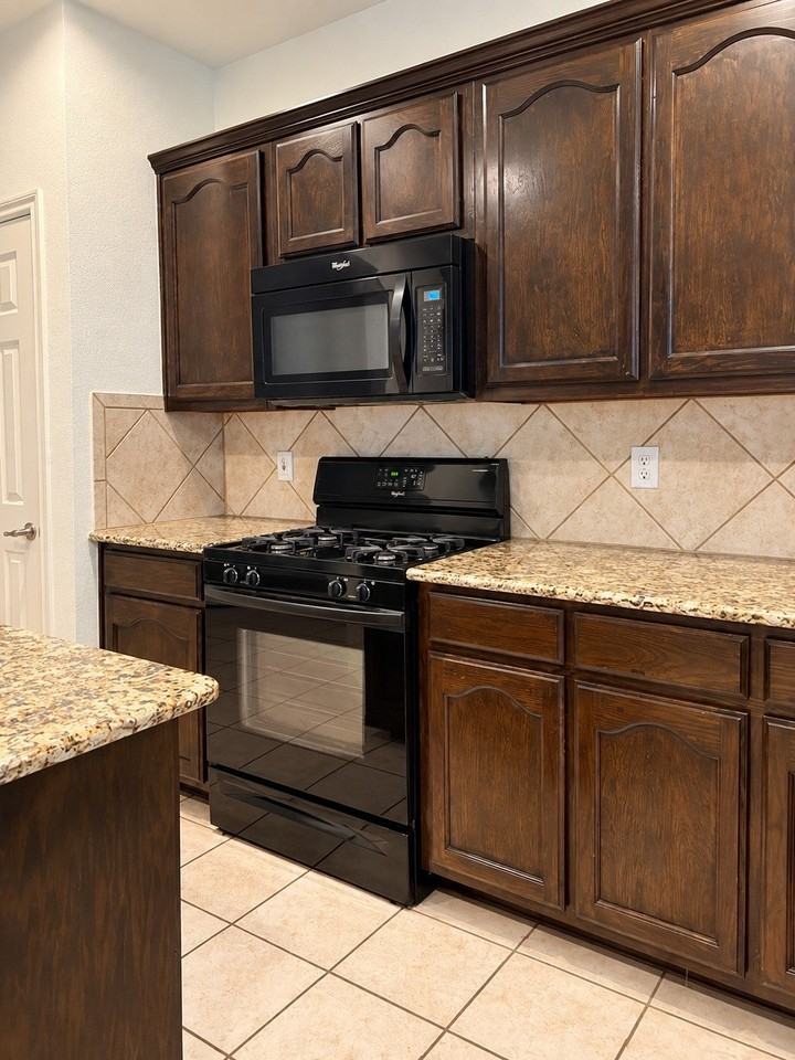6344 Ferncreek Ln - Photo 6 of 23