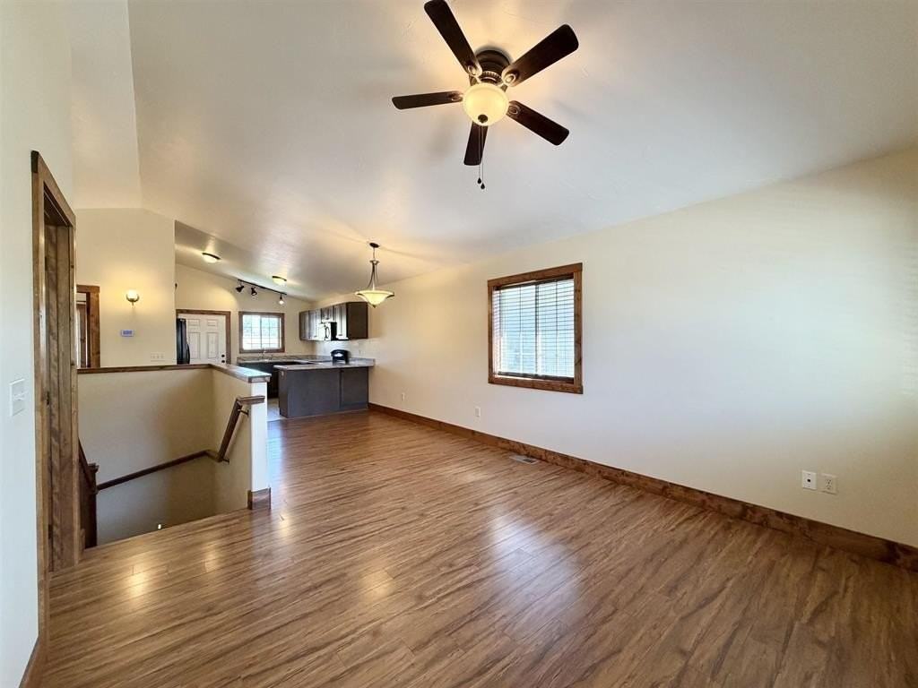 1608 Stella Ct - Photo 3 of 35