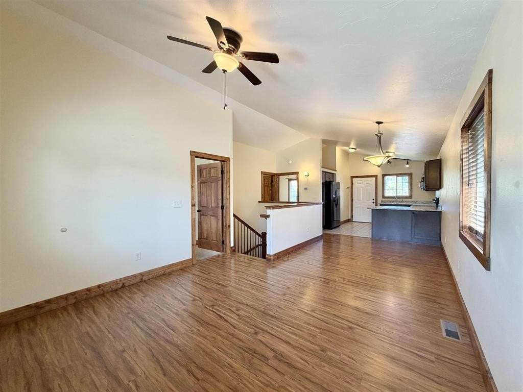 1608 Stella Ct - Photo 4 of 35