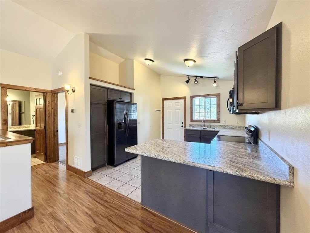 1608 Stella Ct - Photo 7 of 35