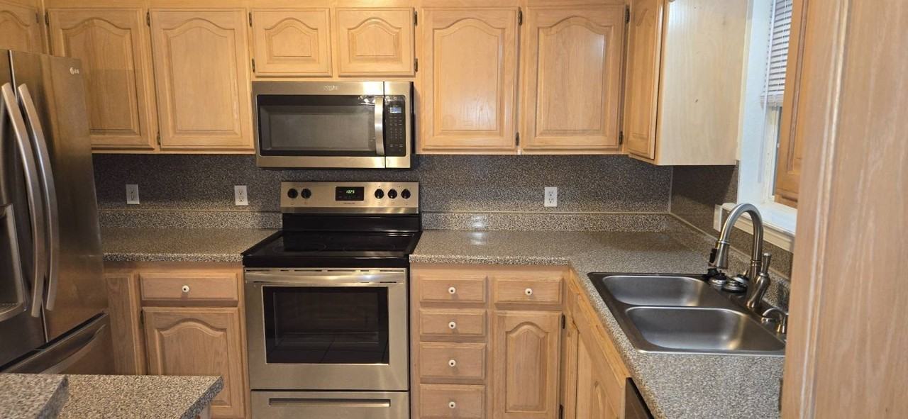 2529 S 28th Pl - Photo 2 of 2