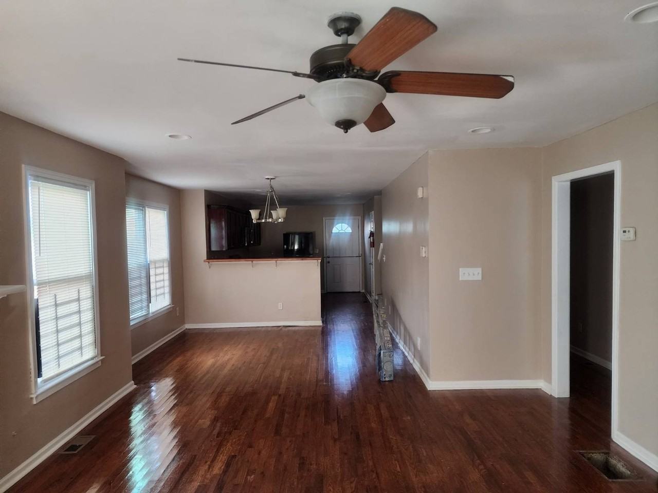 1006 Martin St Se - Photo 2 of 30