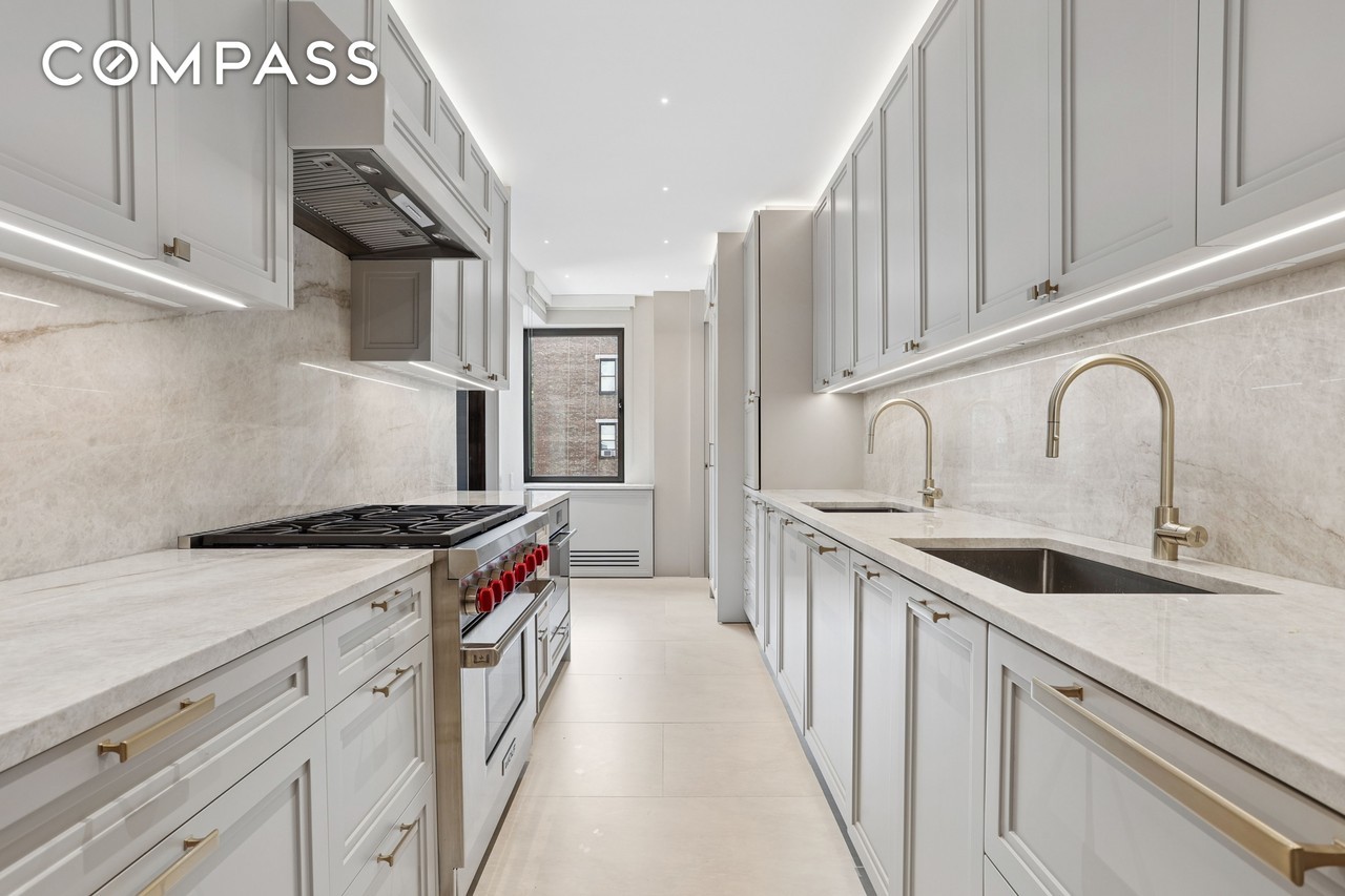 923 5th Ave #4A - Photo 5 of 11