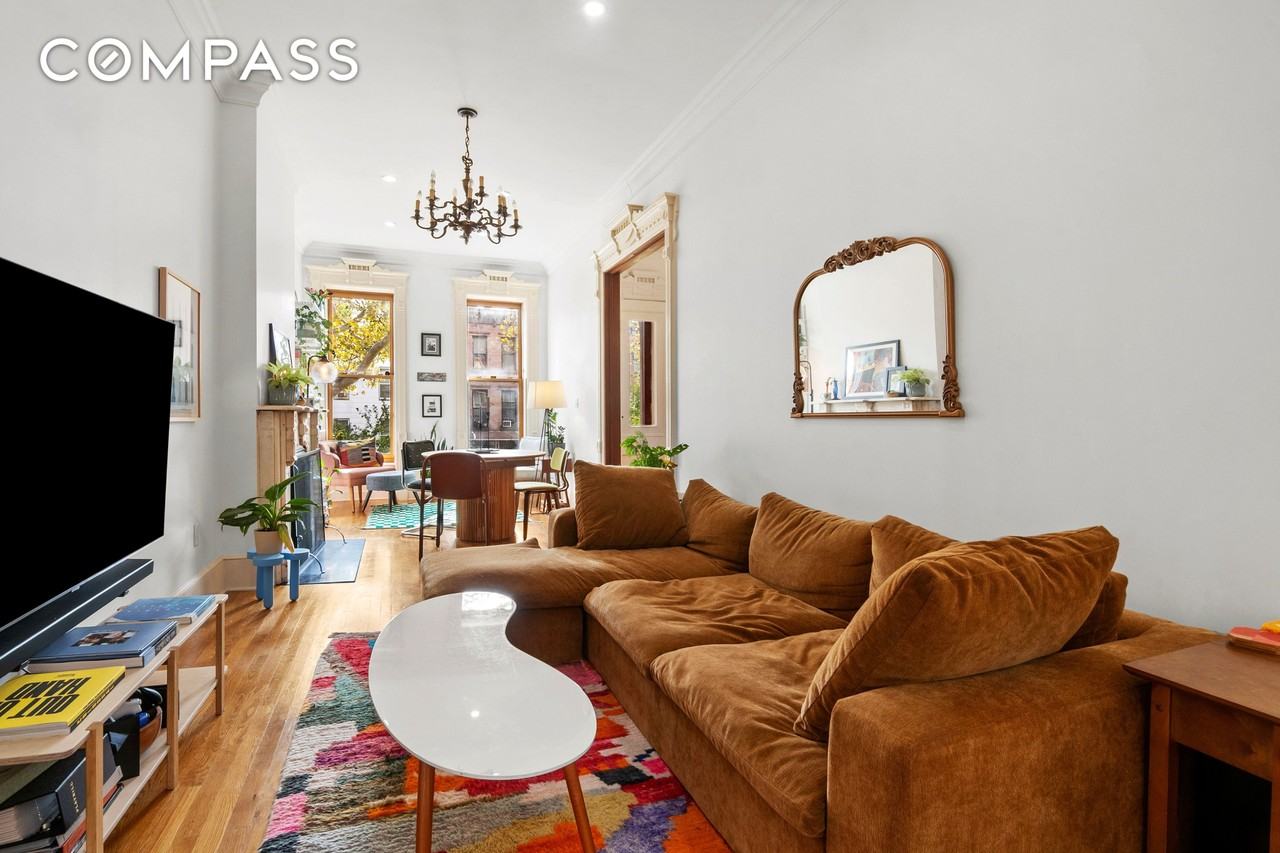 561 Halsey St #2