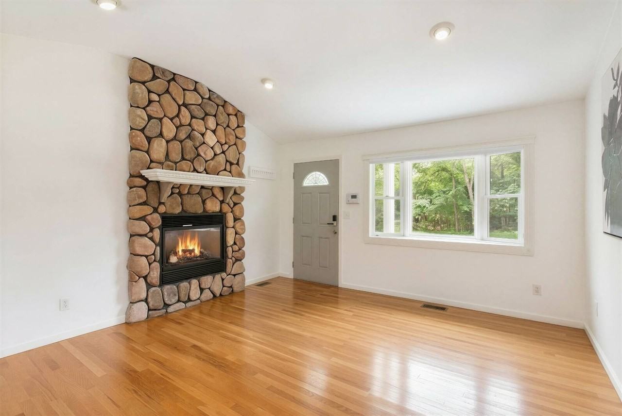 19 Lakewood Ave - Photo 2 of 13