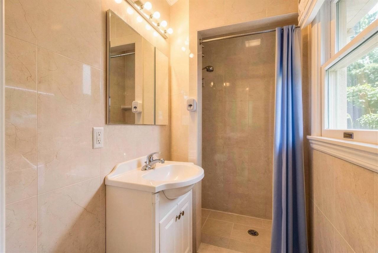 19 Lakewood Ave - Photo 7 of 13