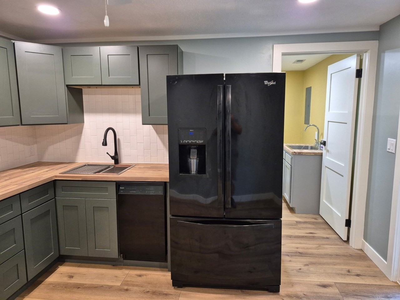 620 19th St - Photo 5 of 28