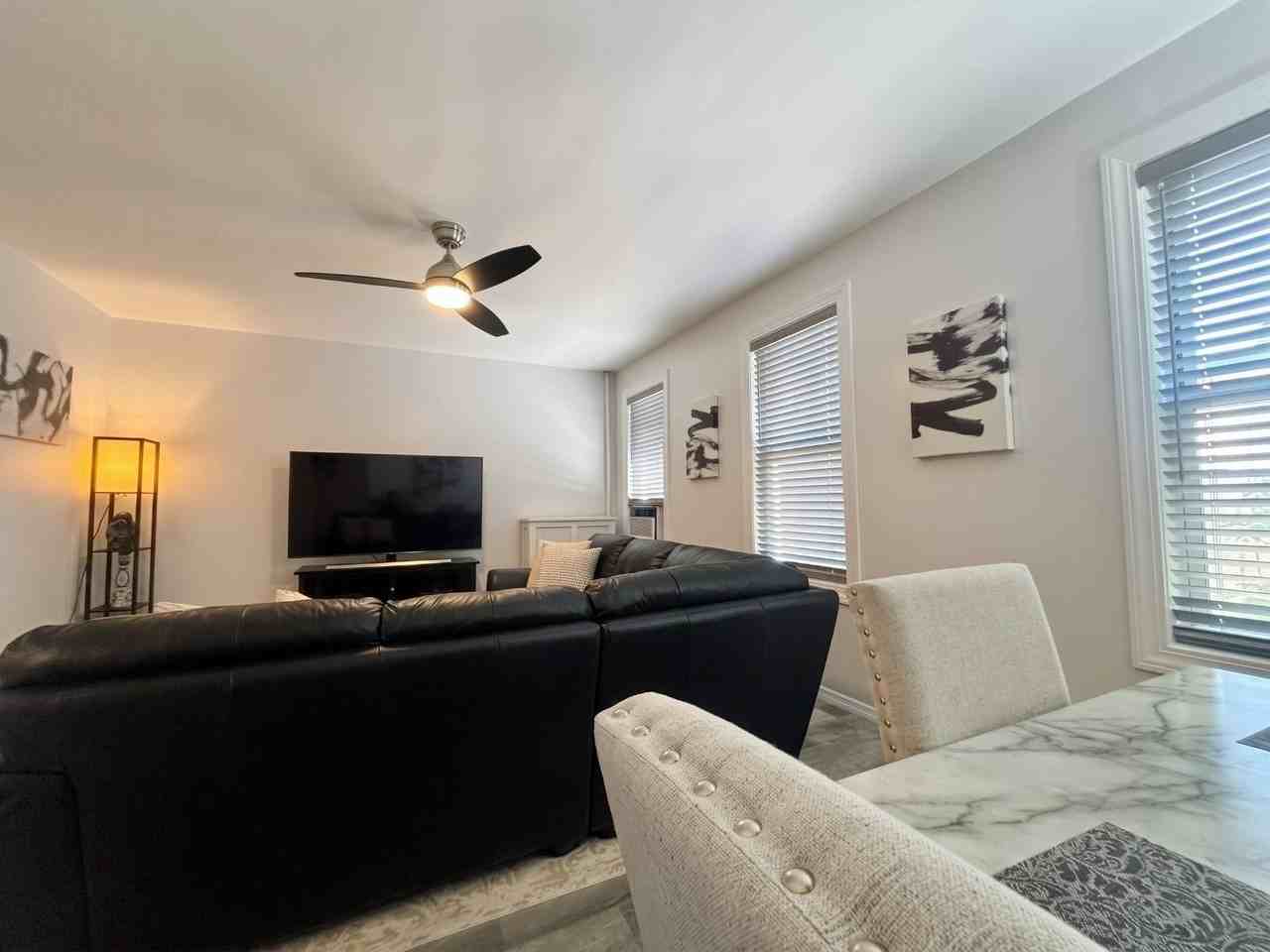 2514 E 19th St - Photo 3 of 7