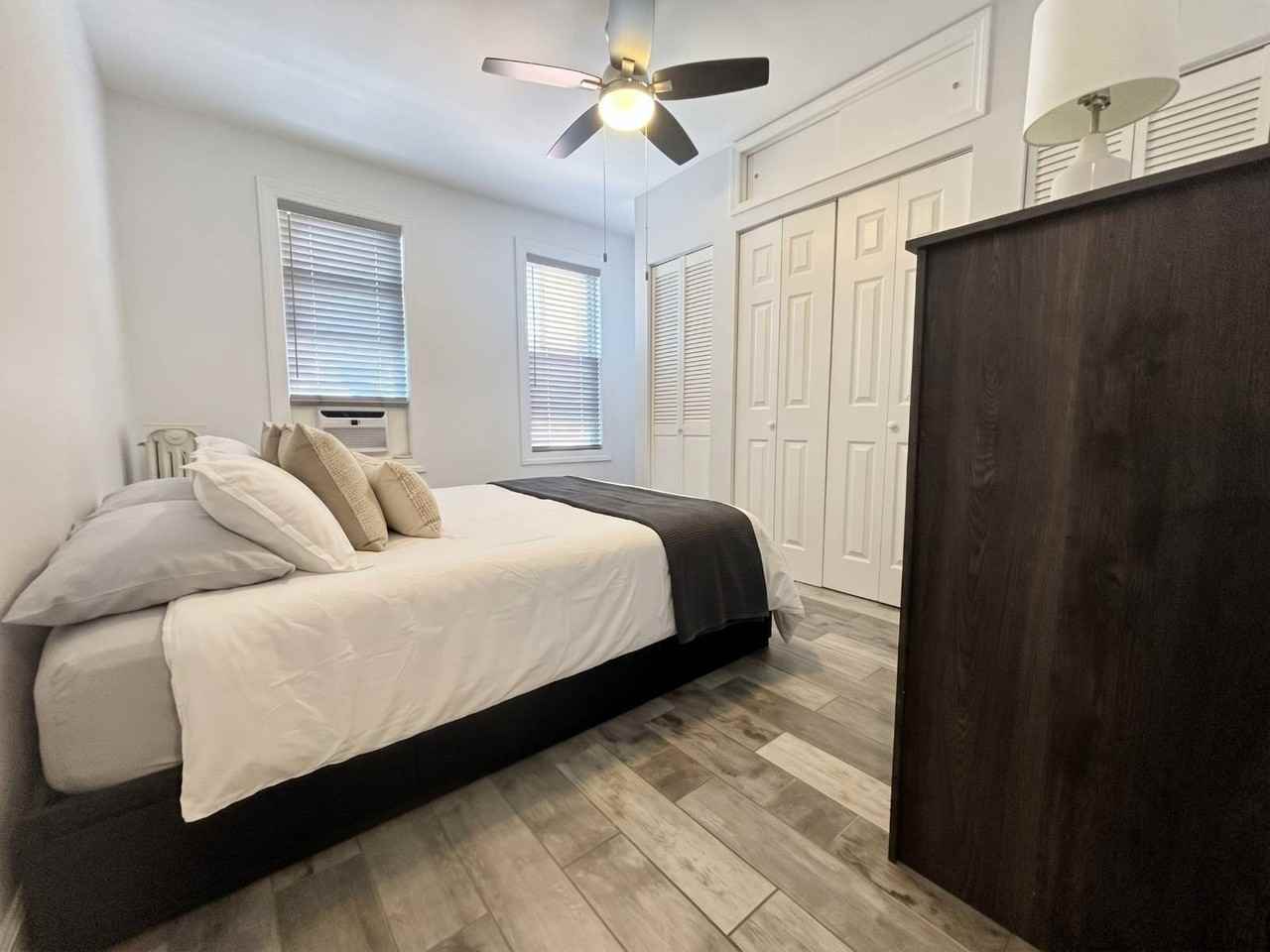 2514 E 19th St - Photo 5 of 7