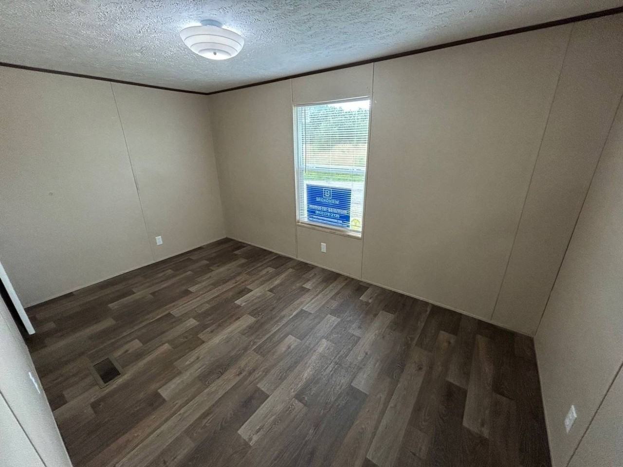 1505 Nancys Dr - Photo 5 of 10