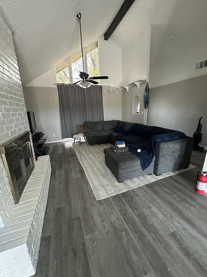 4008 Vicky St - Photo 4 of 14