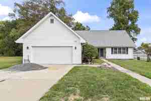 featured image of 113 W Walnut St