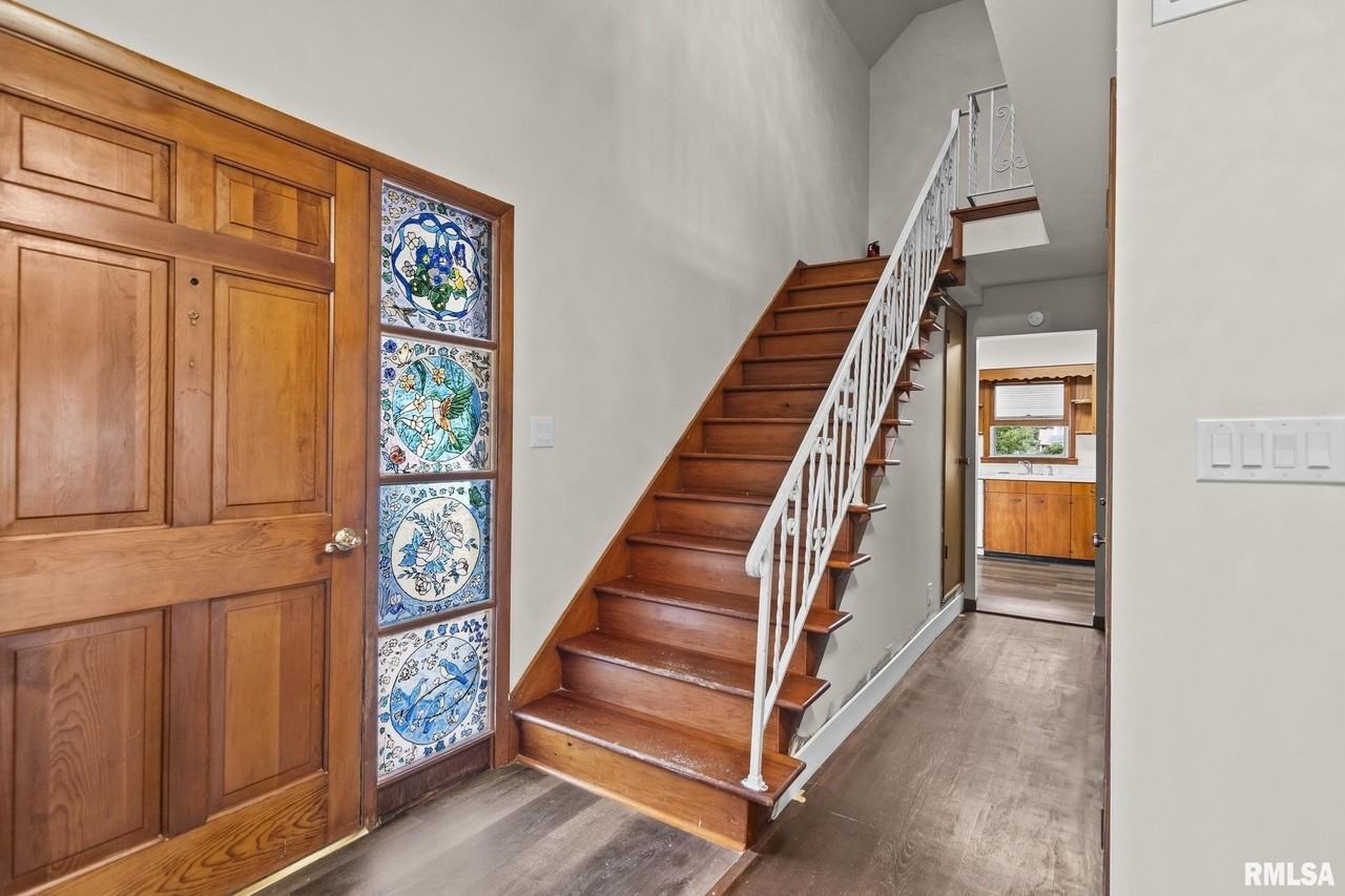 113 W Walnut St - Photo 5 of 47