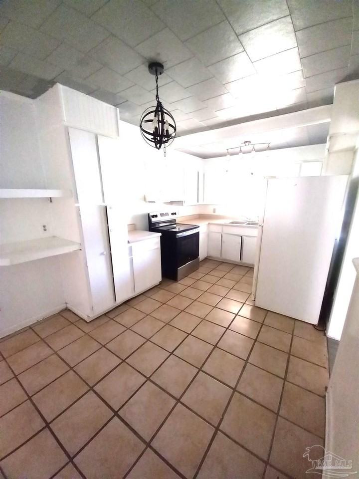 4 Marine Dr - Photo 7 of 15