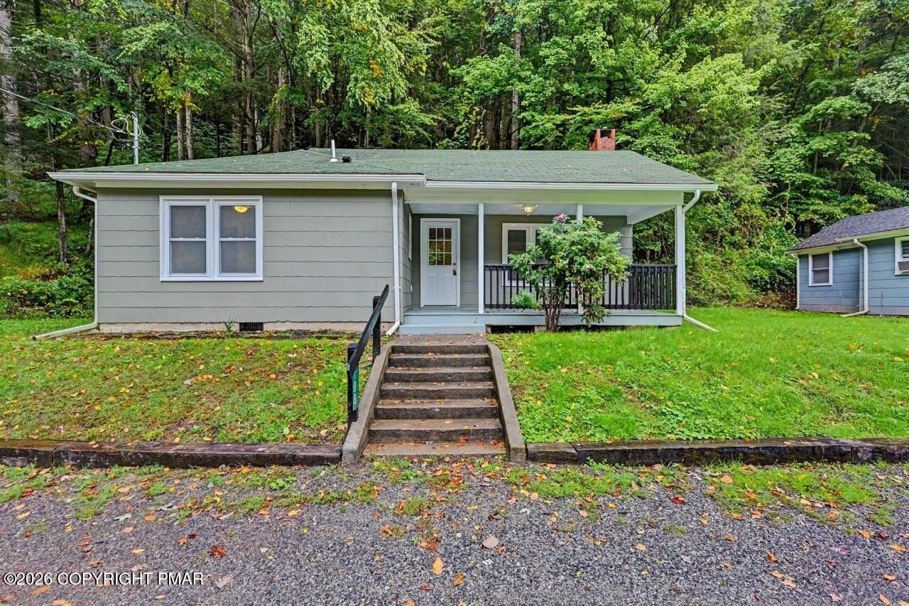 108 Hartman Ln - Photo 2 of 39