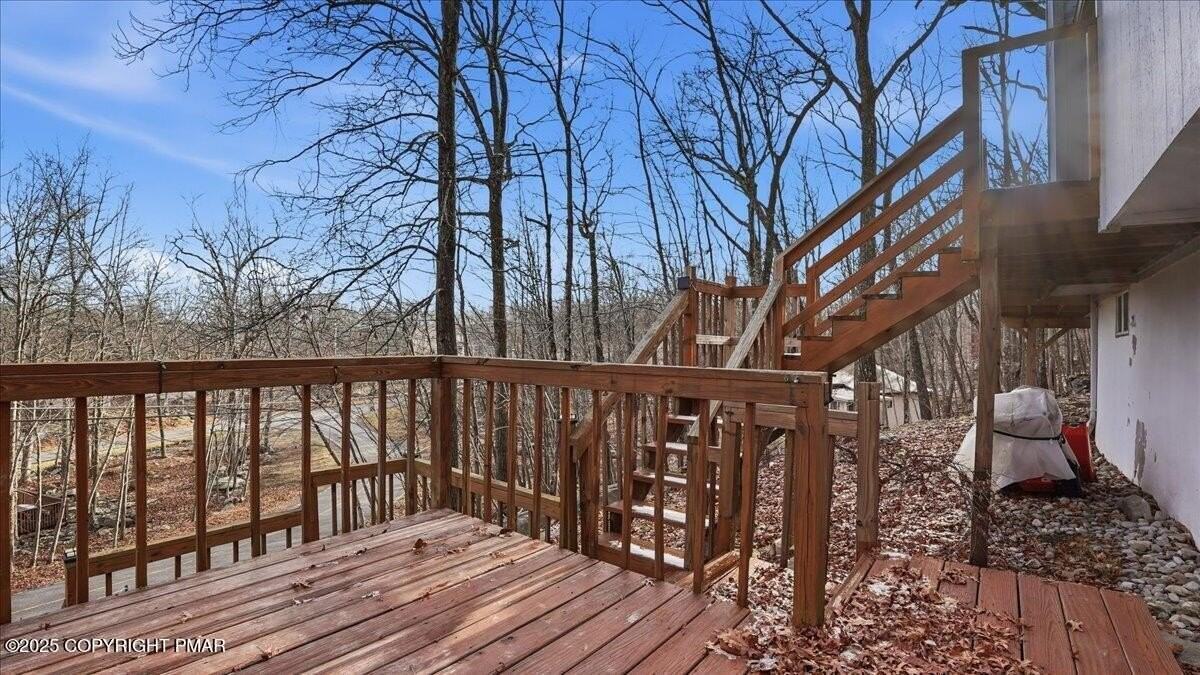 109 Saunders Dr - Photo 3 of 44