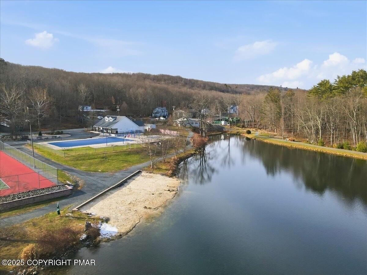 109 Saunders Dr - Photo 4 of 44