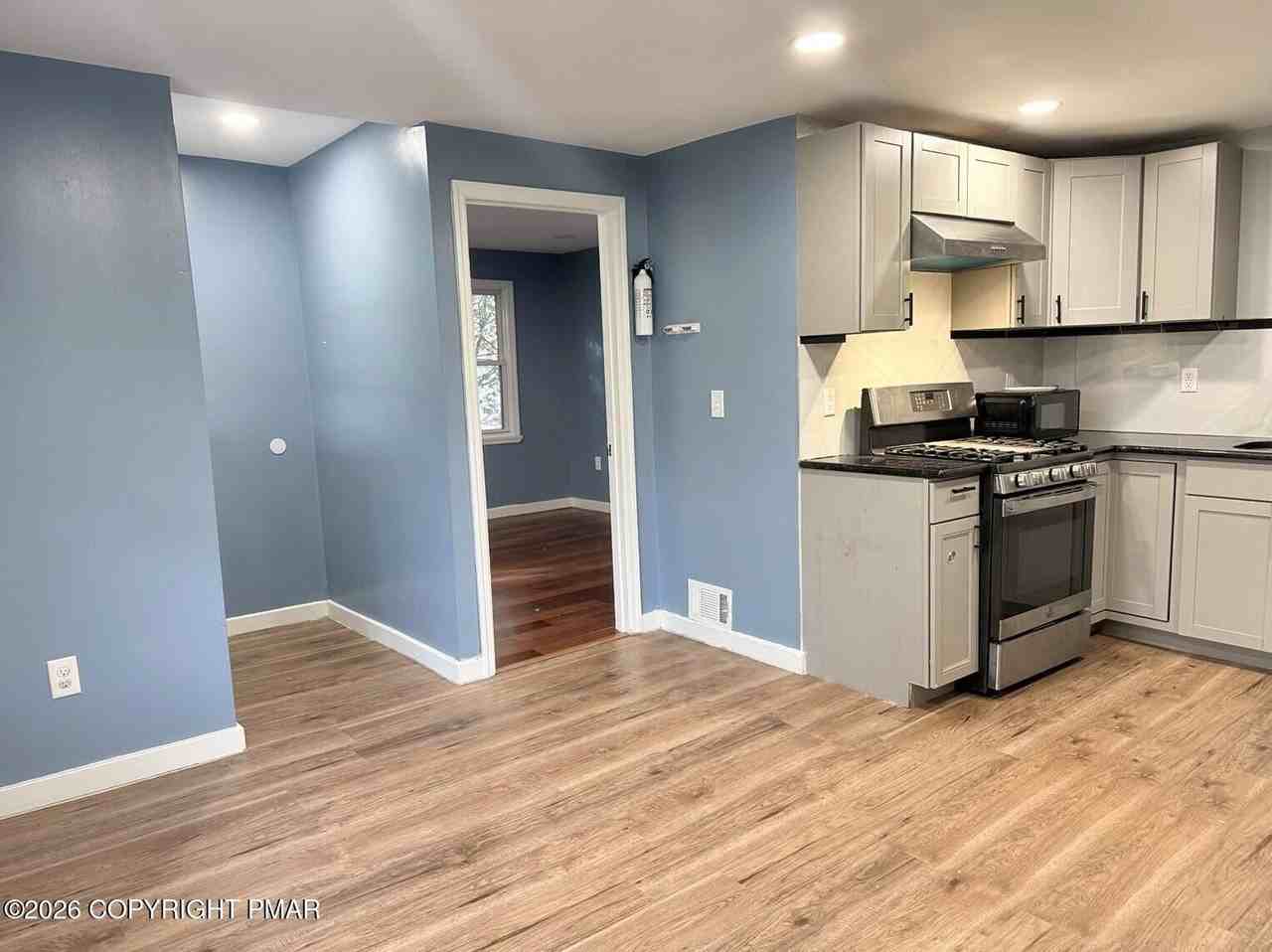 414 15th Ave #1 - Photo 7 of 19