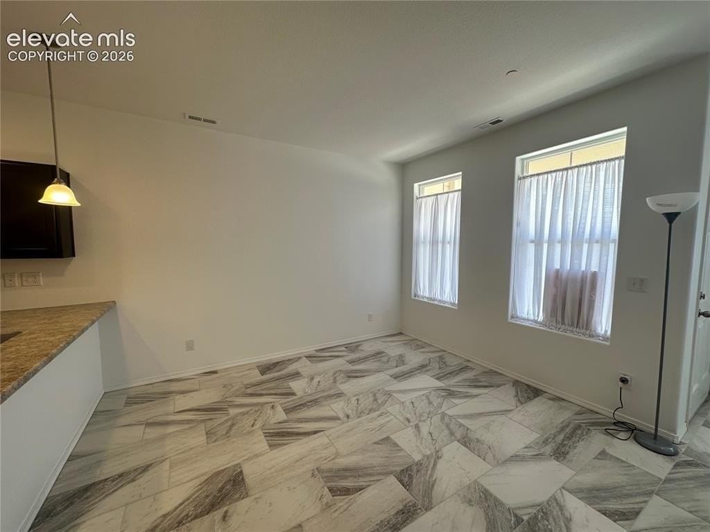 2552 Shannara Grv - Photo 3 of 15