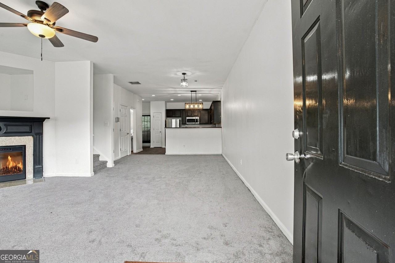 8260 Oakley Cir - Photo 4 of 33