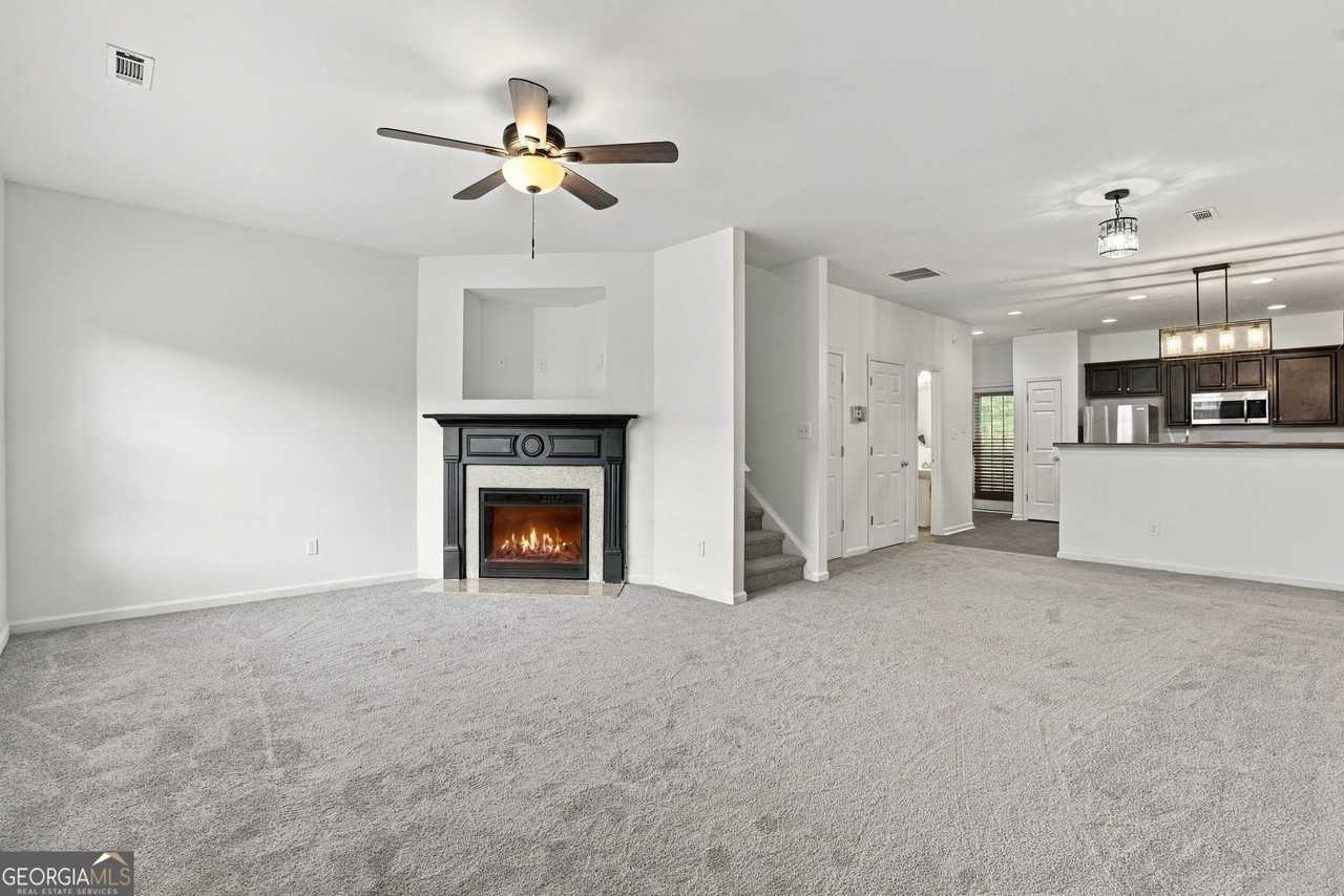 8260 Oakley Cir - Photo 5 of 33