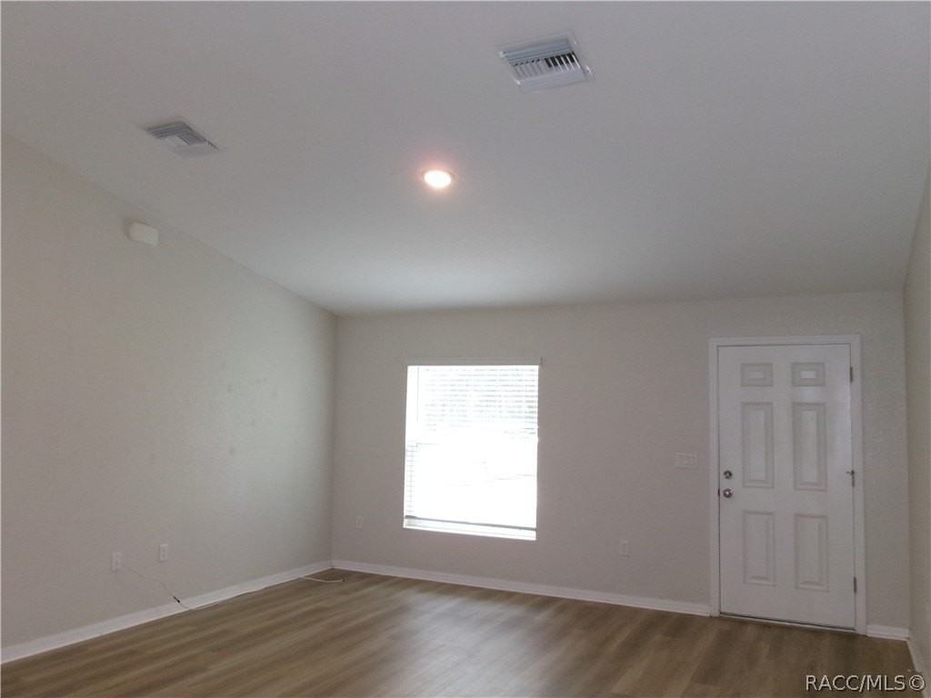 6617 E Holly St - Photo 3 of 33