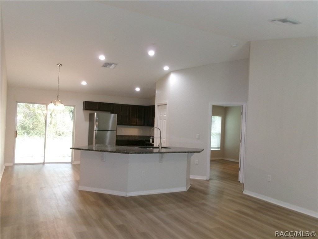 6617 E Holly St - Photo 5 of 33