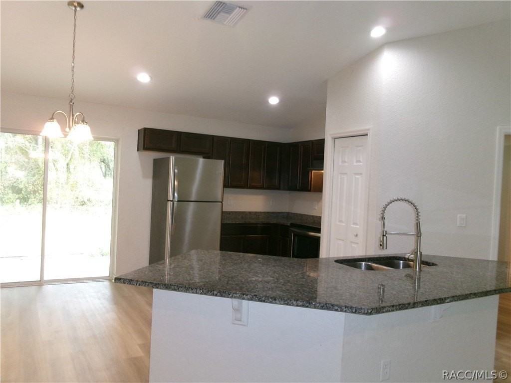 6617 E Holly St - Photo 7 of 33
