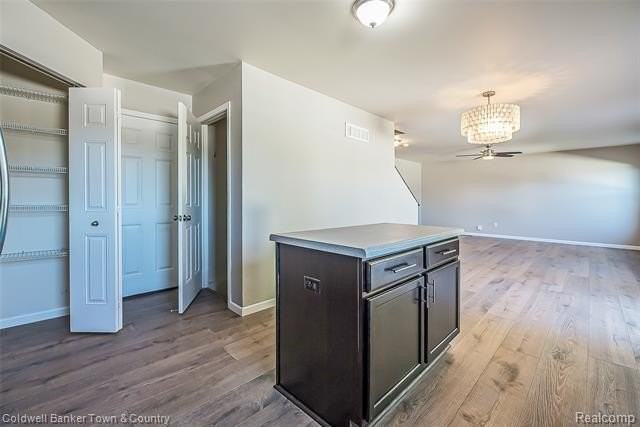 8401 Walnut Hl - Photo 4 of 30