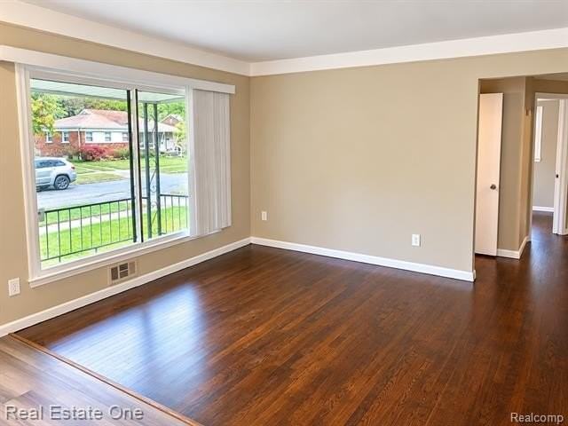 29697 Hiveley St - Photo 3 of 4