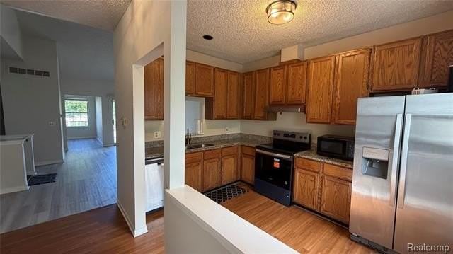 41546 Cornell Dr - Photo 2 of 14