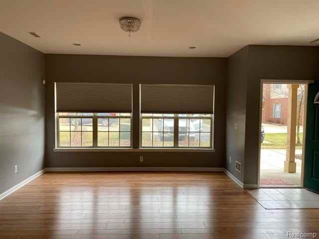 11846 Farmington Rd - Photo 2 of 20