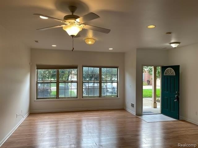 11846 Farmington Rd - Photo 4 of 20