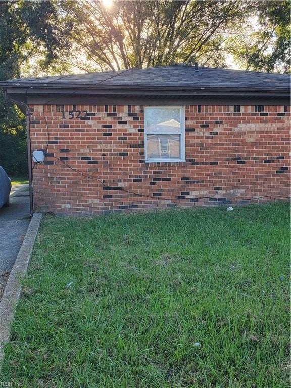 1527 Spruce St #B - Photo 3 of 18